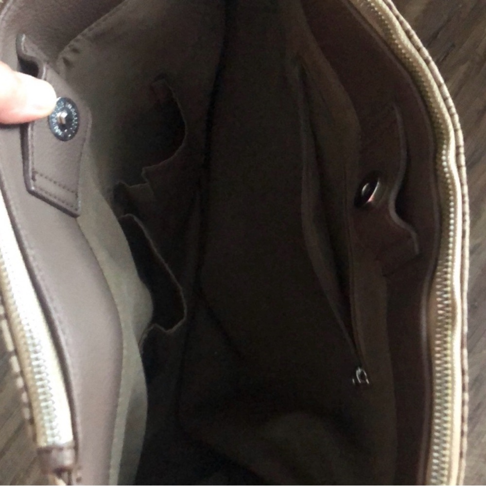 Reaction Kenneth Cole Brown and Black Tote - Picture 7 of 13